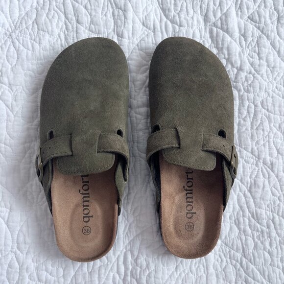 Slip-On Clogs-New Condition! - Picture 4 of 7